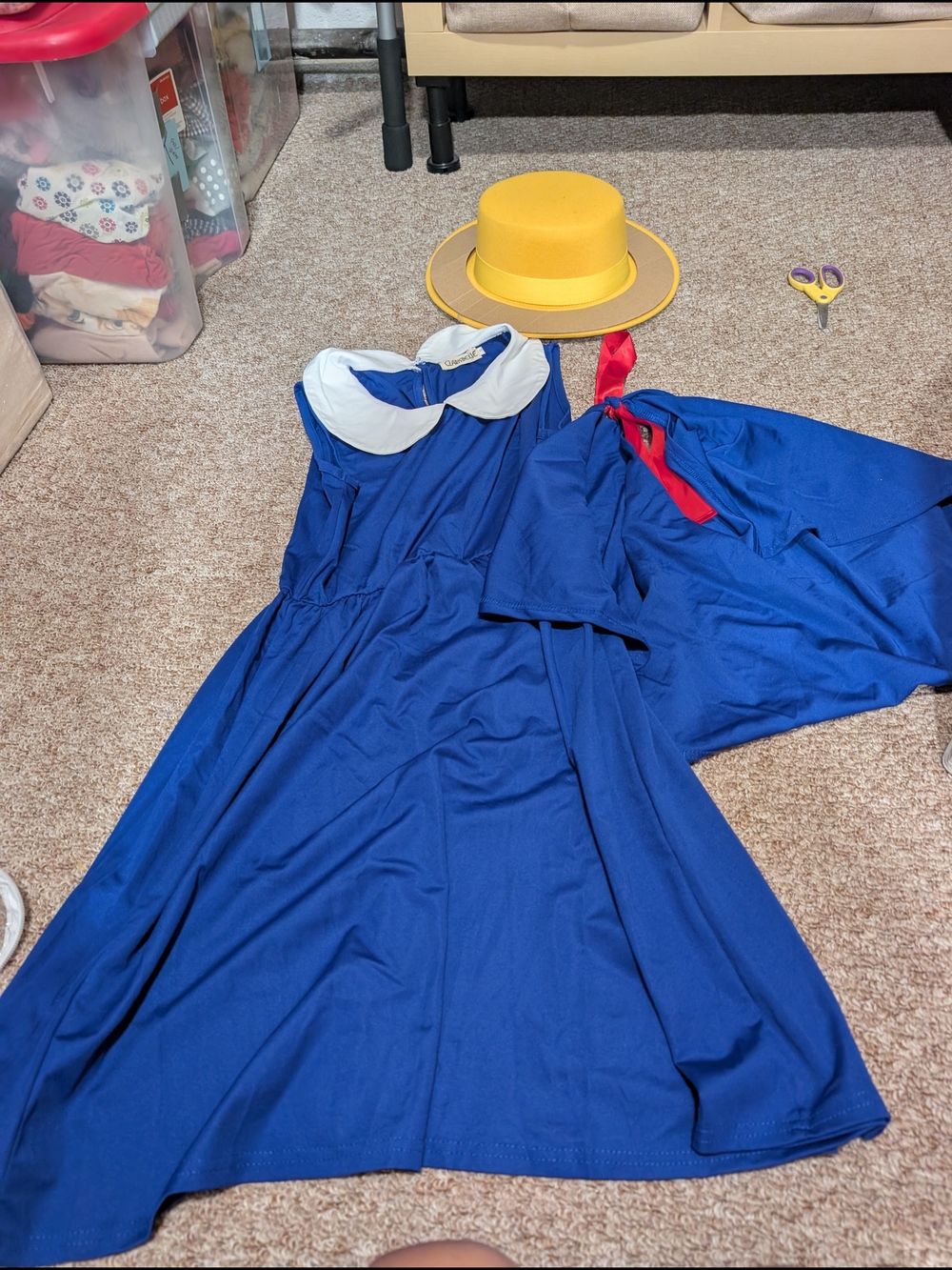 Madeline costume women's Small